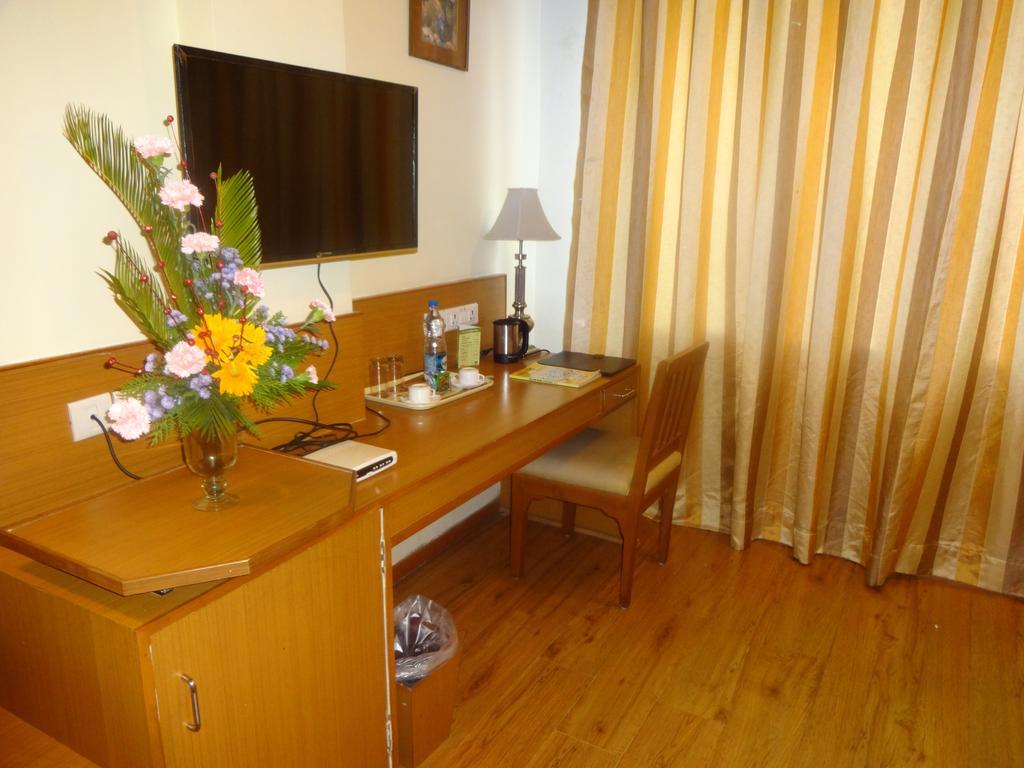Ohris Baseraa Hyderabad Rum bild